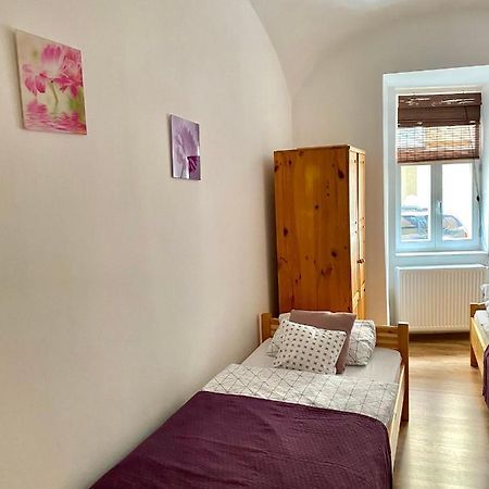 Appartement Grande Familia Apartman à Eger Extérieur photo